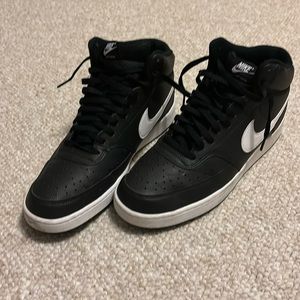 Mid Black Nike Court Visions